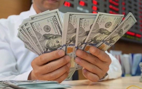 Giá USD hôm nay 18/7: Chưa thể hạ nhiệt