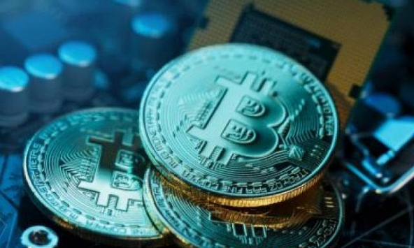 Bitcoin tăng vọt sau hai tháng tồi tệ