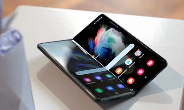 Vì sao Samsung giảm sản xuất điện thoại gập năm 2023?