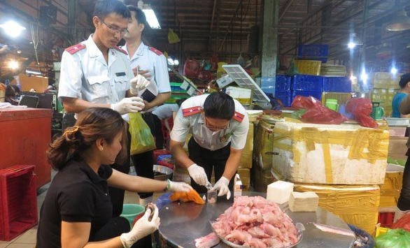 Gần 50% mẫu rau quả ở chợ đầu mối TP.HCM có dư lượng hóa chất