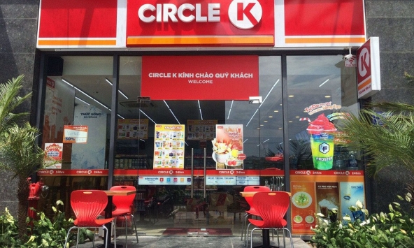 Cửa hàng tiện lợi gặp khó nếu quy định 'bán hàng trong 500m'