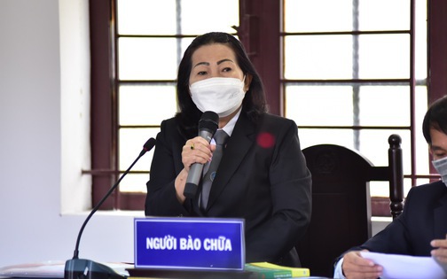 Luật sư kiến nghị truy tố cha bé gái bị 'dì ghẻ' hành hạ đến chết tội 'Giết người'