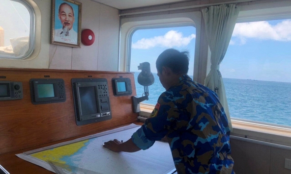 Cứu sống 4 thuyền viên của tàu cá Bình Thuận mất liên lạc cách đây gần 10 ngày