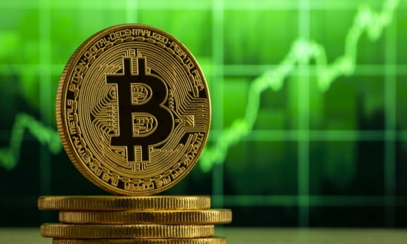 Sau một tháng 'tắm máu', Bitcoin vượt mốc 24.000 USD lần đầu tiên 