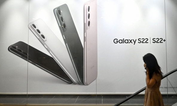 Quảng cáo phụ nữ chạy bộ lúc 2h sáng của Samsung bị chỉ trích dữ dội tại Anh 