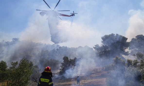 Cháy rừng kinh hoàng do nắng nóng ở châu Âu