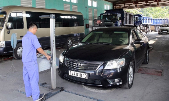 Nghiên cứu dán thẻ định danh bắt buộc khi đăng kiểm ô tô