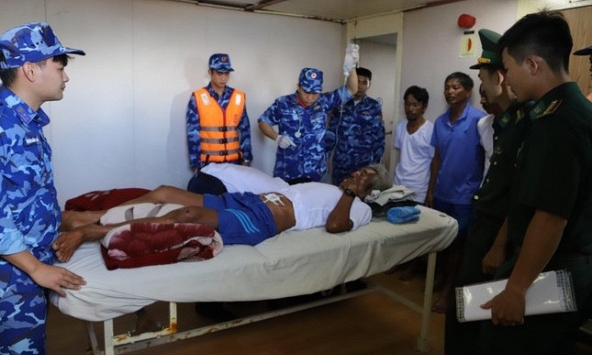 Thêm 5 ngư dân Bình Thuận trôi dạt trên biển hơn 10 ngày được cứu