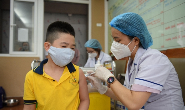 Bộ Y tế đưa ra hướng dẫn mới về thời gian tiêm vaccine COVID-19 mũi 3 và mũi 4 