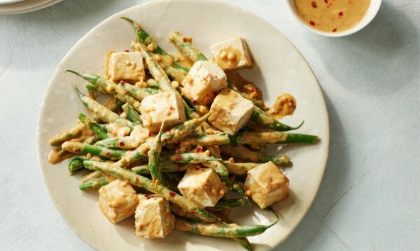 Món ngon mỗi ngày: Salad đậu hũ sốt đậu phộng