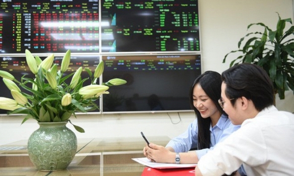 Cổ phiếu khuyến nghị 25/7: ACB, DGW, BMP, PNJ, DGC