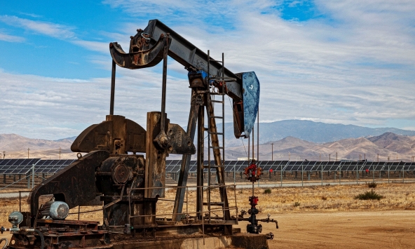 Giá xăng dầu hôm nay 25/7: Dầu thô đi ngang