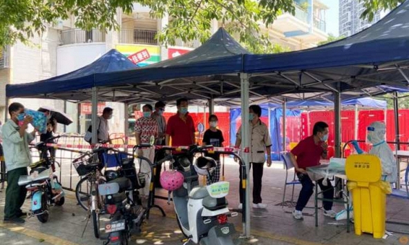 Trung Quốc siết chặt quy định phòng dịch COVID-19 với các công ty lớn