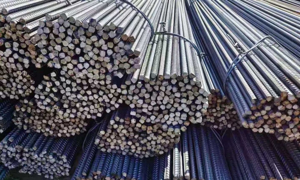 Giá nhiều loại thép Trung Quốc tiếp tục giảm