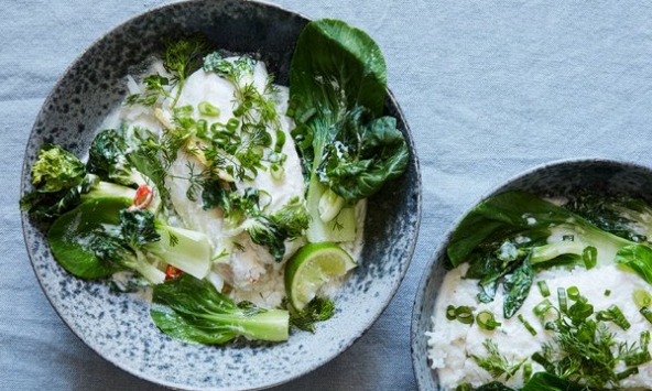 Món ngon mỗi ngày: Cá luộc nước cốt dừa cùng cải thìa