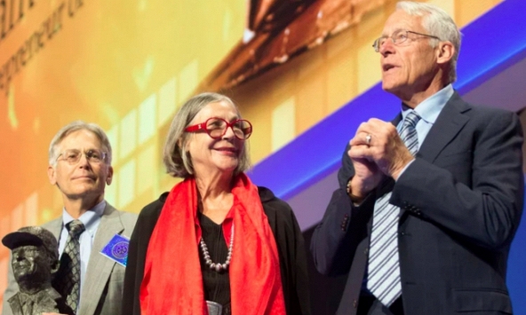 Gia tộc giàu nhất thế giới mất hơn 11 tỷ USD trong 1 ngày