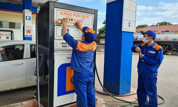Giá xăng dầu trong nước dự kiến tiếp tục giảm vào ngày 1/8 