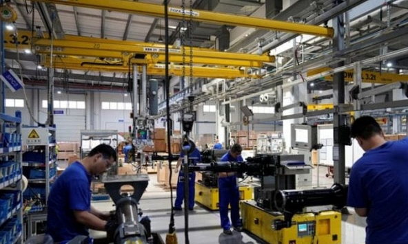 Kinh tế Trung Quốc bất ngờ suy giảm trong tháng 7