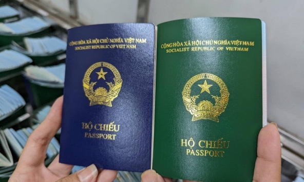 Đại sứ quán Việt Nam tại Czech sẽ ghi bị chú 'nơi sinh' vào hộ chiếu mới