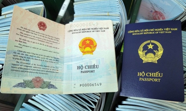 Bộ Công an sẽ bổ sung thông tin nơi sinh vào hộ chiếu mới