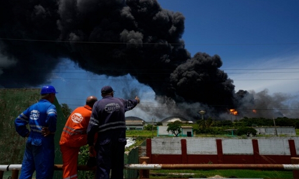 Cháy dữ dội tại kho dầu ở cảng Cuba, khói đen lan tới thủ đô La Habana