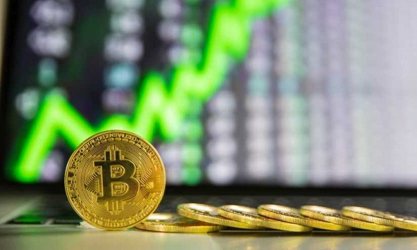 Bitcoin bùng nổ sau cú sốc việc làm ở Mỹ