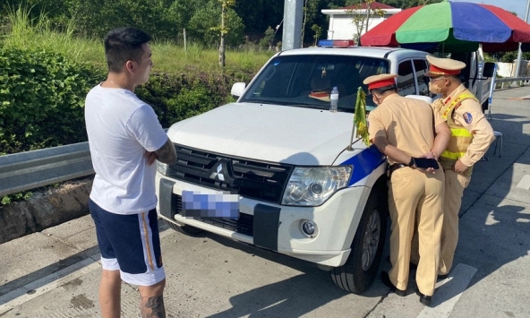 Bị phạt 46 triệu do sử dụng thuốc lắc, lái xe trên cao tốc