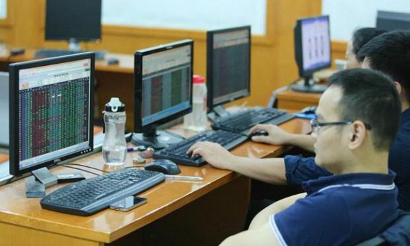 Chứng khoán chiều 11/8: VN-Index mất hơn 4 điểm