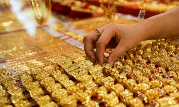 Giá vàng hôm nay 12/8: Tiếp tục tăng