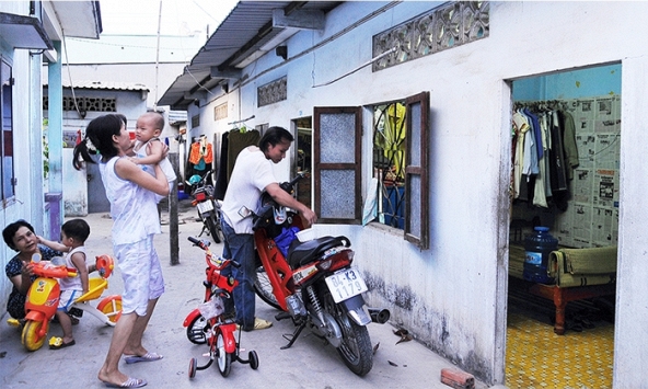 Người lao động ở TP.HCM sẽ được nhận tiền hỗ trợ thuê nhà chậm nhất là đến đầu tháng 9