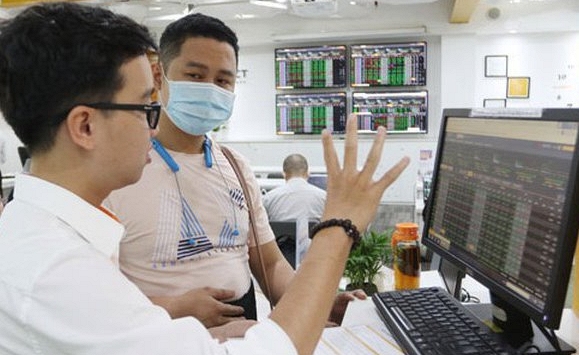 Chứng khoán chiều 15/8: Sắc xanh ngập tràn, VN-Index tăng gần 12 điểm