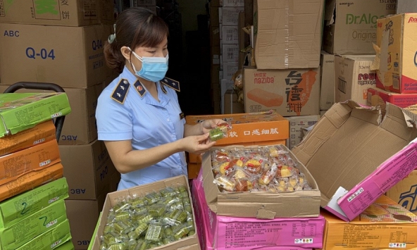 Hơn 10.000 bánh trung thu mini bị thu giữ