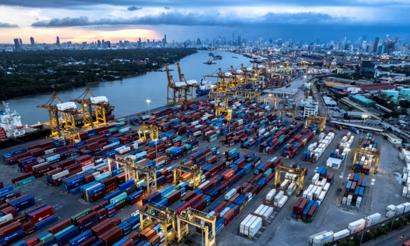 Lạm phát đã khiến nền kinh tế toàn cầu thu hẹp lần đầu tiên kể từ khi đại dịch