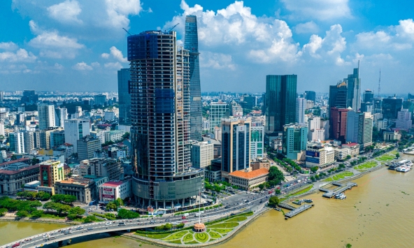 Bị bỏ hoang hơn 10 năm, Saigon One Tower đang được Viva Land hồi sinh thế nào?