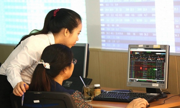 Chứng khoán hôm nay 17/8: VN-Index thiếu động lực để bứt phá