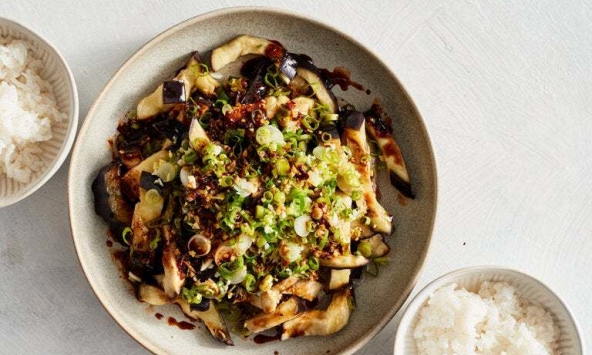 Món ngon mỗi ngày: Cà tím hấp tỏi gừng