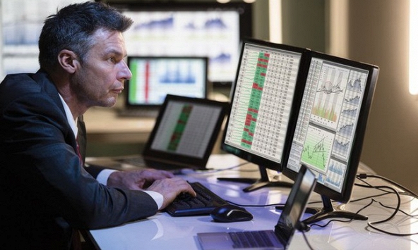 Chứng khoán hôm nay 18/8: VN-Index đảo chiều giảm nhẹ