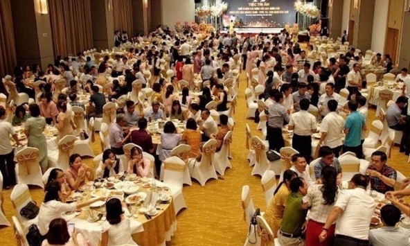 Sau đại tiệc chia tay hoành tráng, nguyên Giám đốc CDC Quảng Ninh bị kỷ luật cảnh cáo