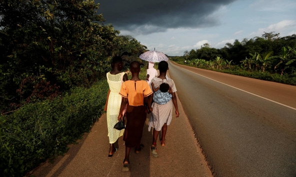 Khi băng vệ sinh trở thành 'hàng xa xỉ' ở châu Phi