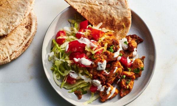 Món ngon mỗi ngày: Gà nướng gia vị với sốt sữa chua