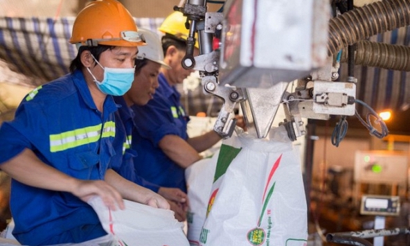 Khuyến nghị cổ phiếu 23/8: C4G, VRE, CTG, VPB, PVT, PVI, DPM