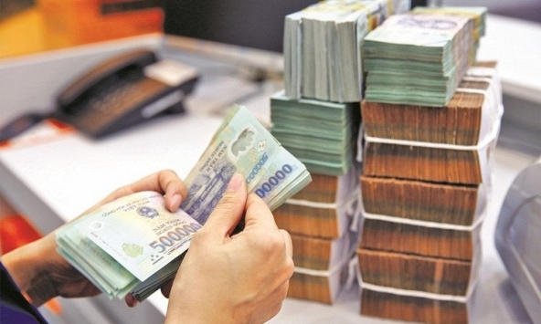 Mỗi người Việt Nam 'gánh' 37 triệu đồng tiền nợ công