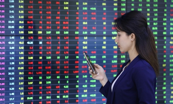Sở Giao dịch Chứng khoán Việt Nam báo lãi sau thuế hơn 1.200 tỷ trong 6 tháng