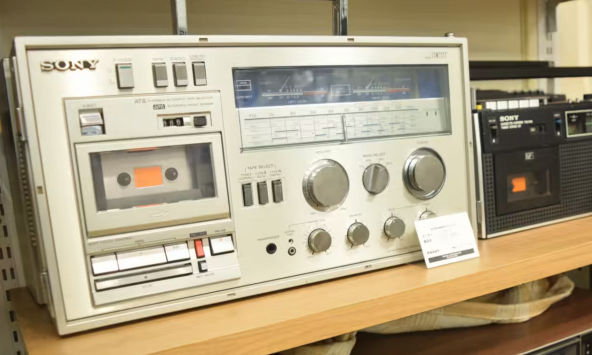 Nhật Bản 'sốt' với trào lưu máy cassette hoài cổ