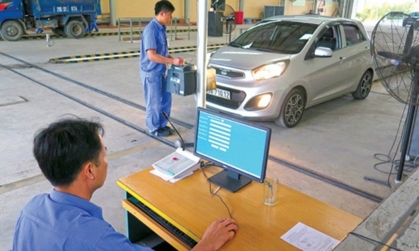 Phí đăng kiểm ô tô tăng thêm 10.000 đồng/xe từ ngày 8/10