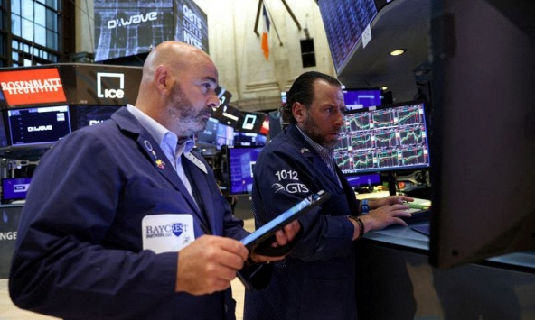 Chứng khoán thế giới tăng trở lại sau phiên đầu tuần đầy biến động