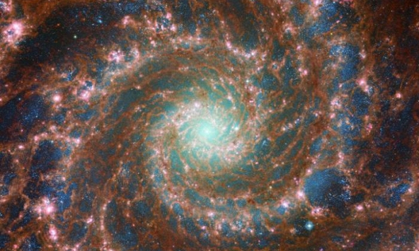 NASA công bố hình ảnh tuyệt đẹp về Thiên hà Bóng ma