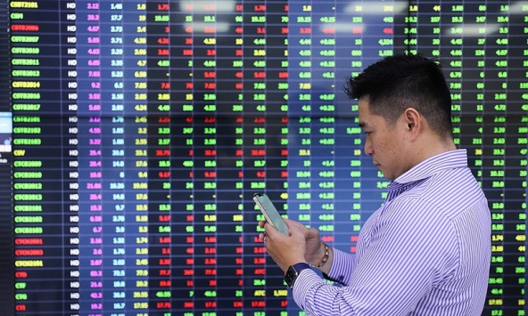 VN-Index tăng nhẹ trong phiên cuối cùng của tháng 8