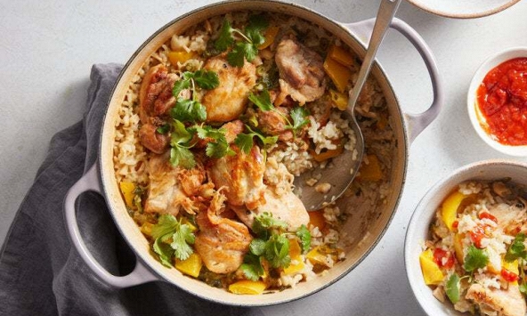 Món ngon mỗi ngày: Cơm gà hấp nước dừa