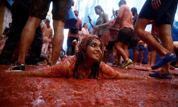 Lễ hội cà chua nổi tiếng của Tây Ban Nha trở lại sau hai năm tạm dừng do COVID-19